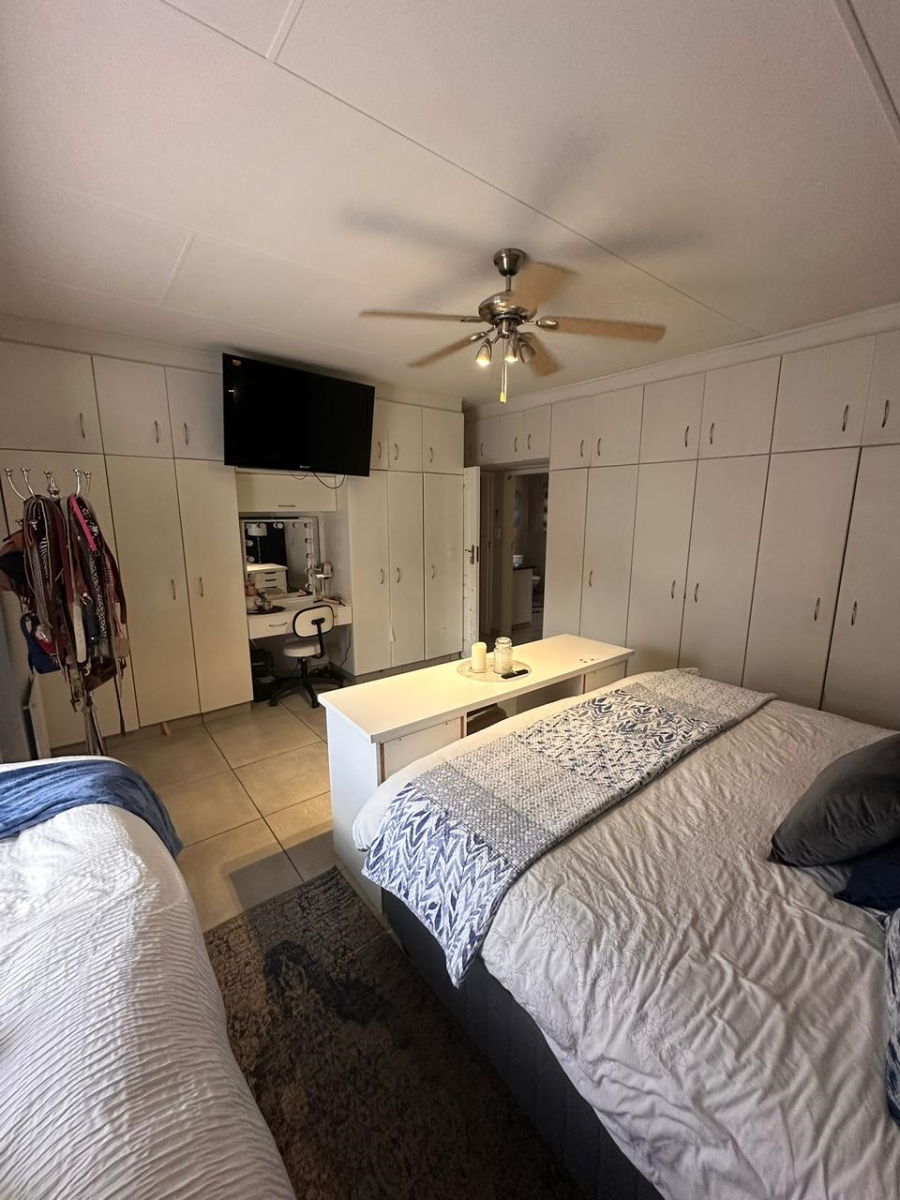 To Let 3 Bedroom Property for Rent in Flamwood North West